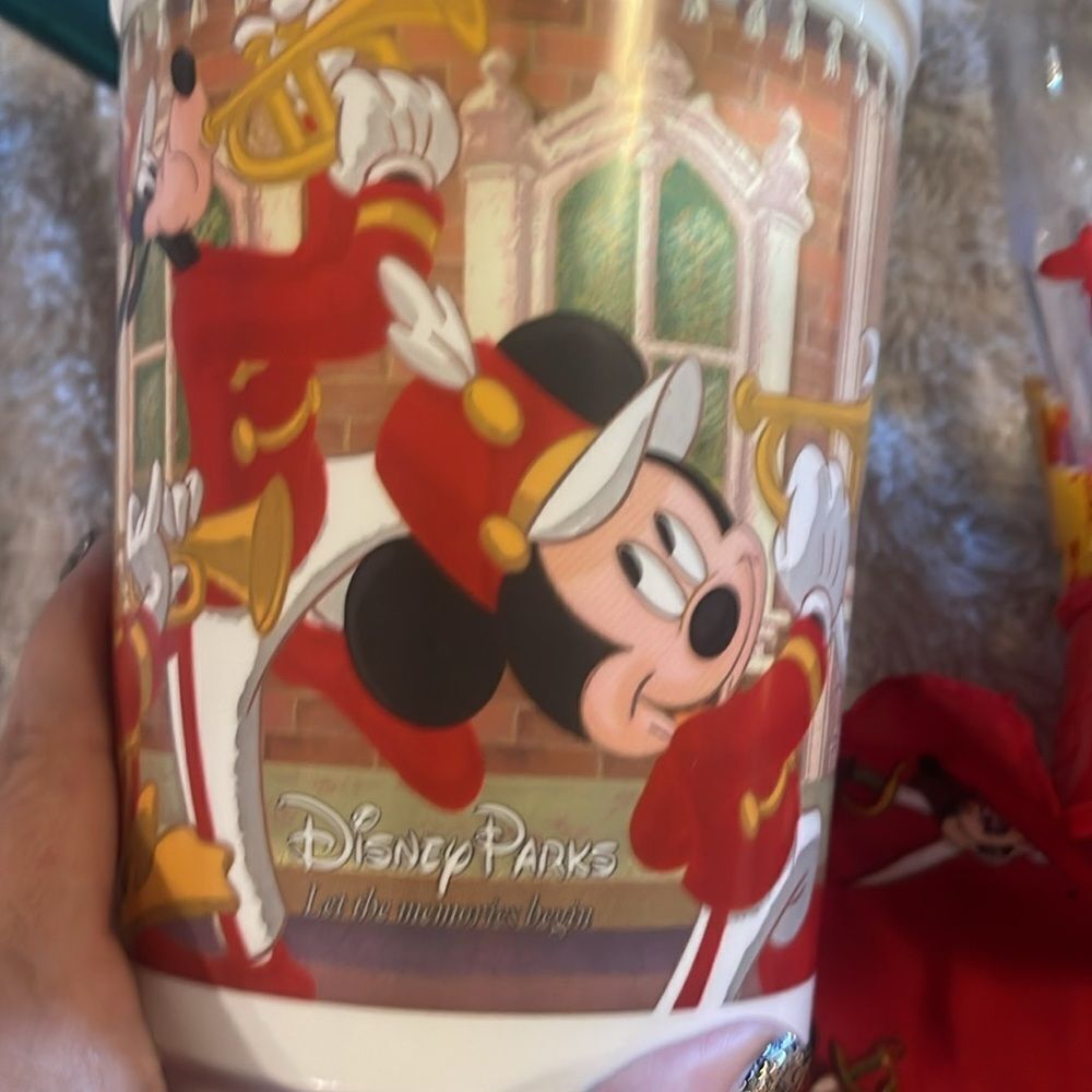 Disney item bundle - Picture 5 of 8